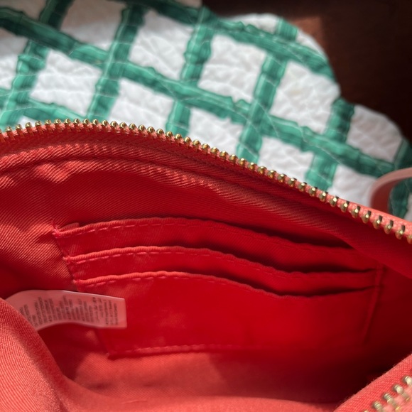 Old Navy summer clutch…size 8x6… with card slots… - Picture 3 of 4